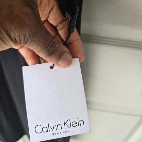 $99 Calvin Klein Black Dress 10 Women Shift Cold Shoulder Flutter Sleeve New - Picture 10 of 14